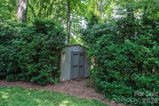 2028 10th Street Boulevard NW, Hickory, NC 28601