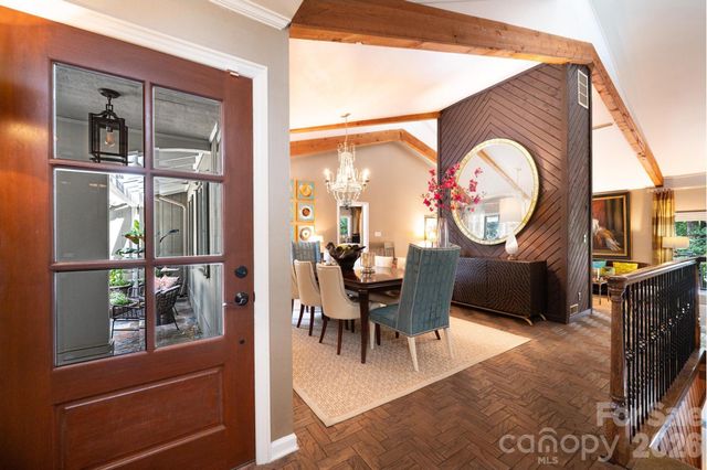 2028 10th Street Boulevard NW, Hickory, NC 28601