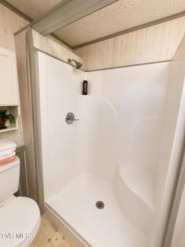 1242 East Center Street, Kingsport, TN 37660