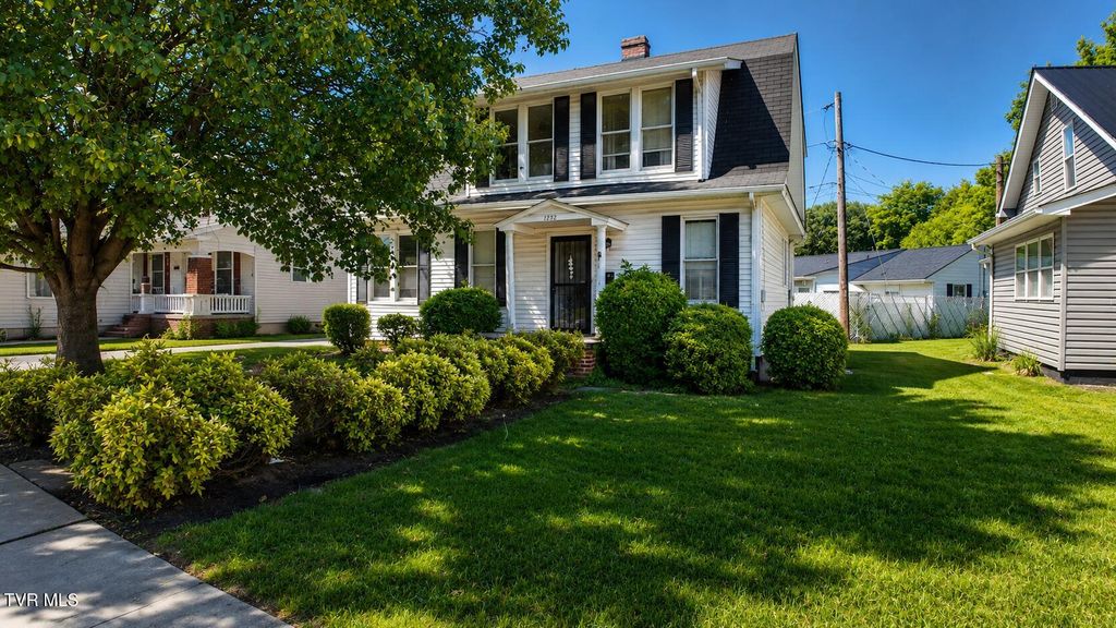 1242 East Center Street, Kingsport, TN 37660