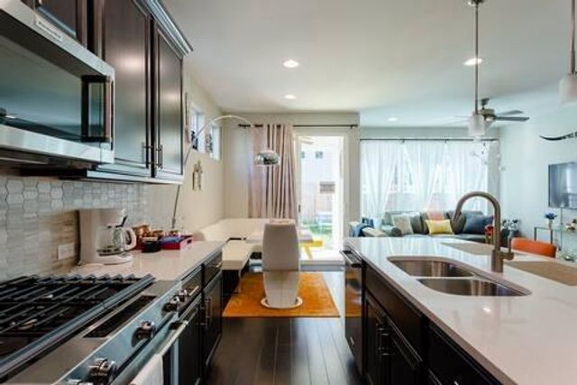 807 E 16th ST A, Austin, TX 78702