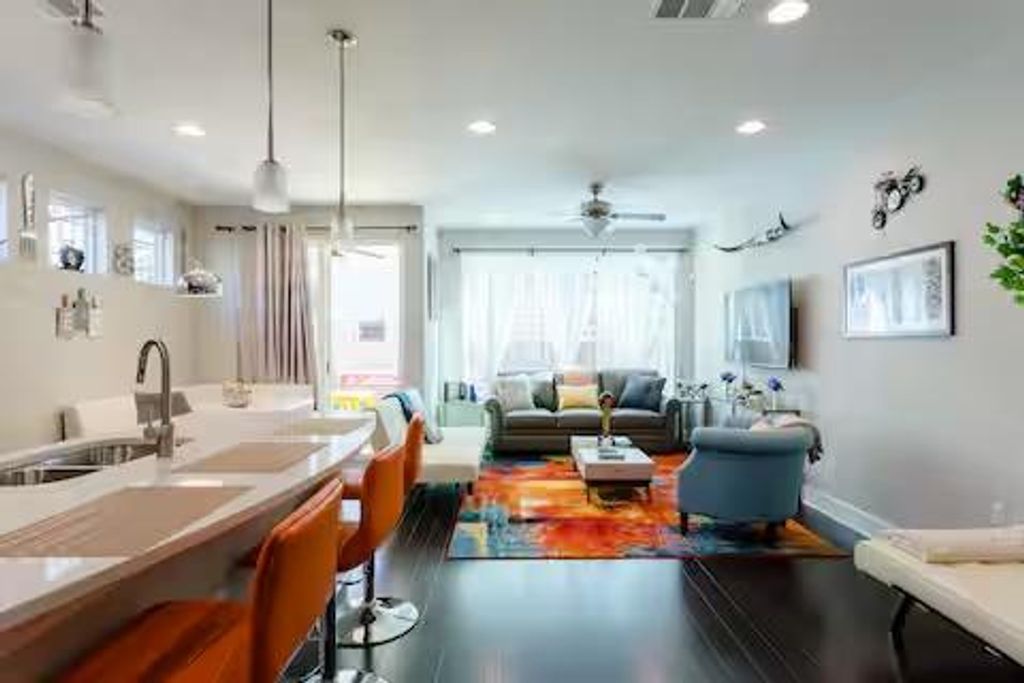 807 E 16th ST A, Austin, TX 78702