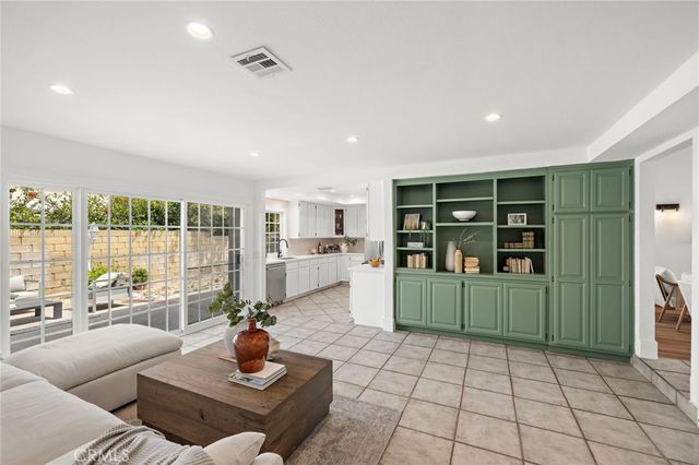 16182 Mt Nimbus, Fountain Valley, CA 92708