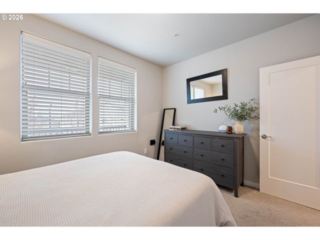 16449 Nw CHADWICK Way 204, Portland, OR 97229