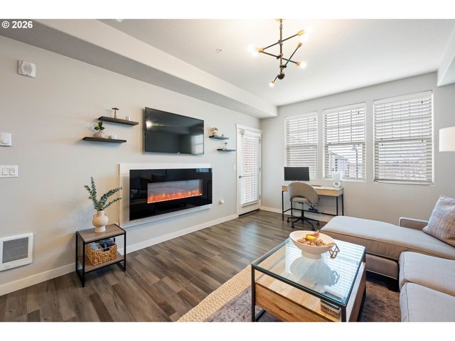 16449 Nw CHADWICK Way 204, Portland, OR 97229