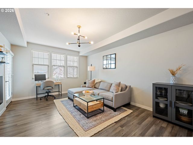 16449 Nw CHADWICK Way 204, Portland, OR 97229