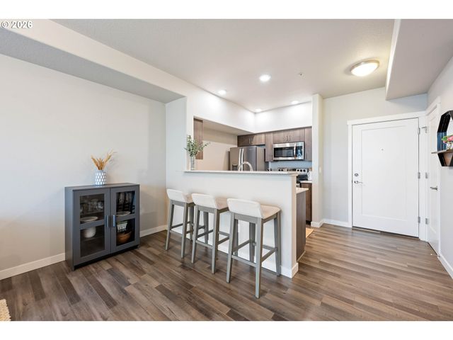 16449 Nw CHADWICK Way 204, Portland, OR 97229