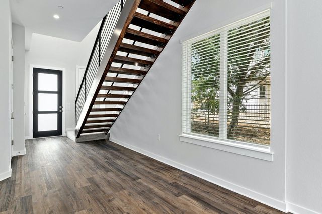 12001 Vista Parke DR 701, Austin, TX 78726