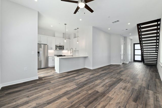 12001 Vista Parke DR 701, Austin, TX 78726