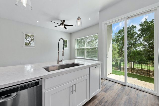 12001 Vista Parke DR 701, Austin, TX 78726