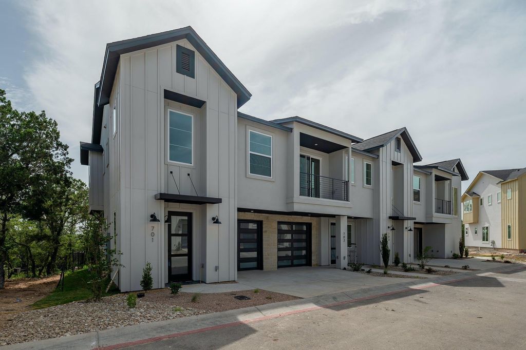 12001 Vista Parke DR 701, Austin, TX 78726