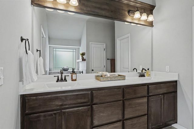 11116 NW 97th Street, Yukon, OK 73099