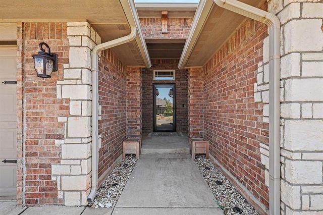 11116 NW 97th Street, Yukon, OK 73099