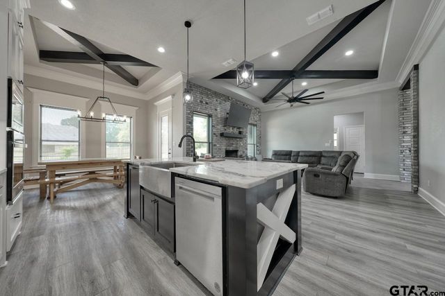 12121 Oak Grove Drive, Tyler, TX 75706