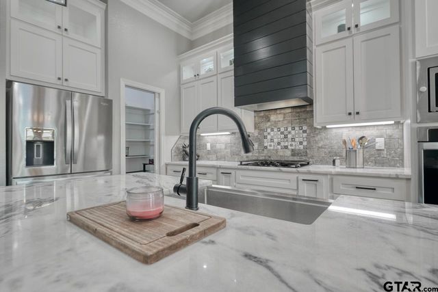 12121 Oak Grove Drive, Tyler, TX 75706