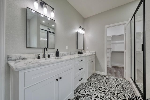 12121 Oak Grove Drive, Tyler, TX 75706