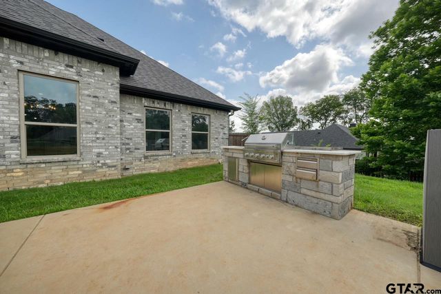 12121 Oak Grove Drive, Tyler, TX 75706