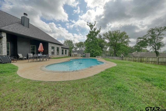 12121 Oak Grove Drive, Tyler, TX 75706