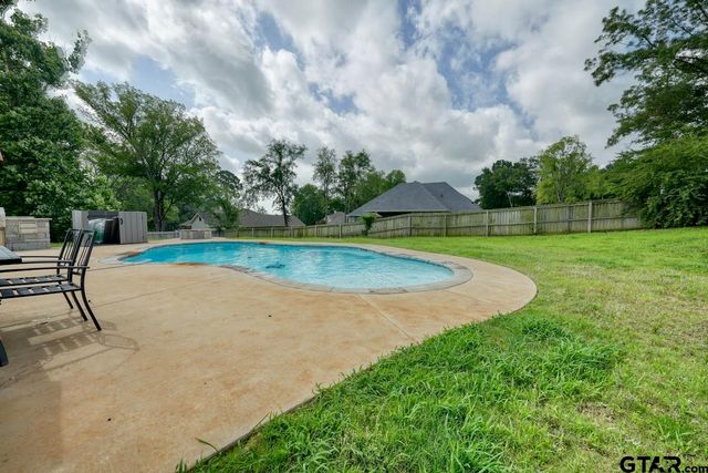 12121 Oak Grove Drive, Tyler, TX 75706