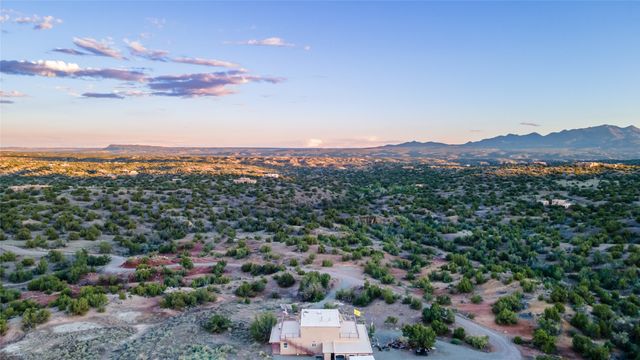 100 Rancho Alegre, Santa Fe, NM 87508