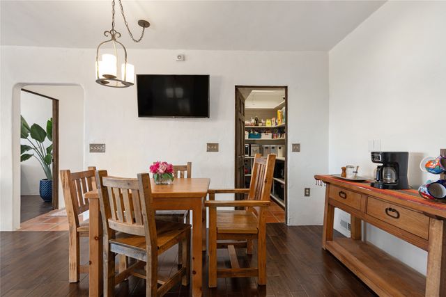 100 Rancho Alegre, Santa Fe, NM 87508