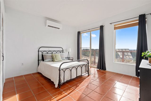 100 Rancho Alegre, Santa Fe, NM 87508