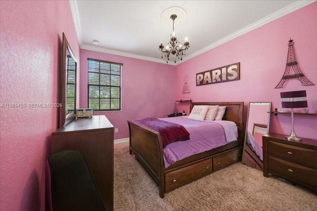 110 E Riverwalk Cir E, Plantation, FL 33325