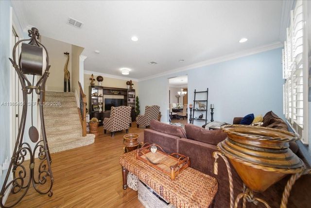 110 E Riverwalk Cir E, Plantation, FL 33325