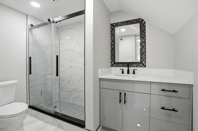 9442 S Octavia Avenue, Bridgeview, IL 60455