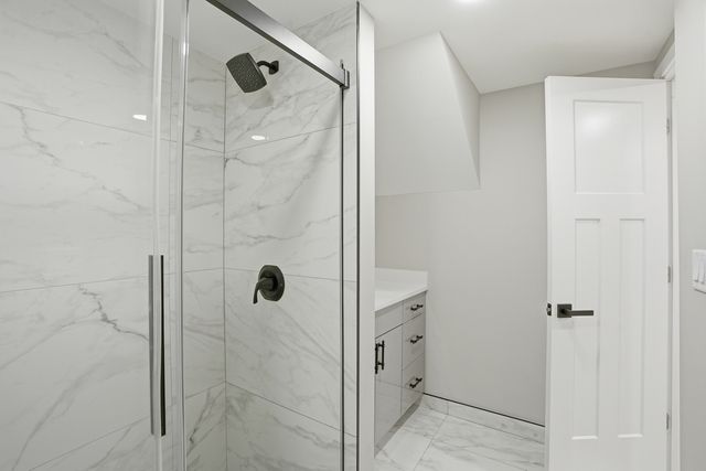 9442 S Octavia Avenue, Bridgeview, IL 60455