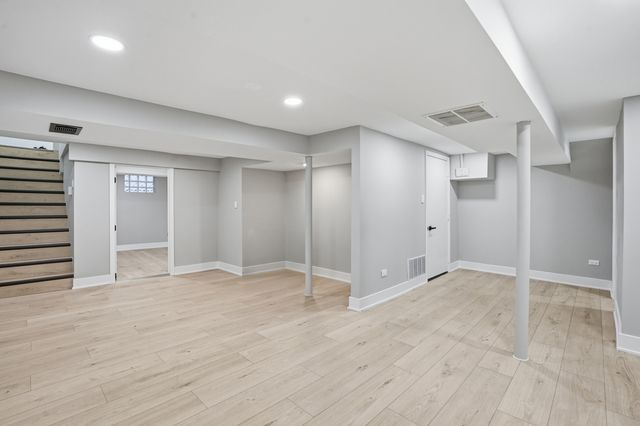 9442 S Octavia Avenue, Bridgeview, IL 60455