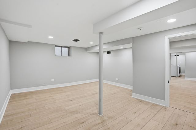 9442 S Octavia Avenue, Bridgeview, IL 60455