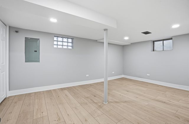 9442 S Octavia Avenue, Bridgeview, IL 60455