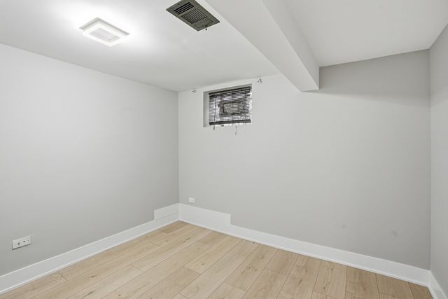 9442 S Octavia Avenue, Bridgeview, IL 60455