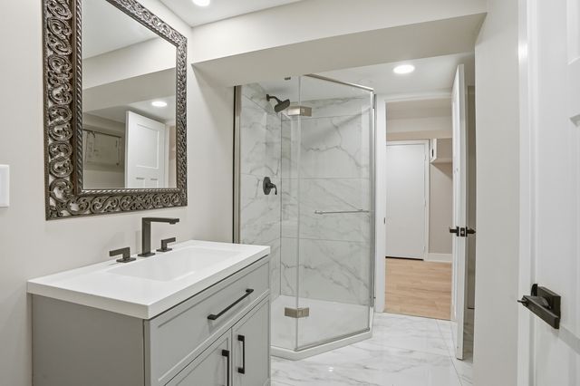 9442 S Octavia Avenue, Bridgeview, IL 60455