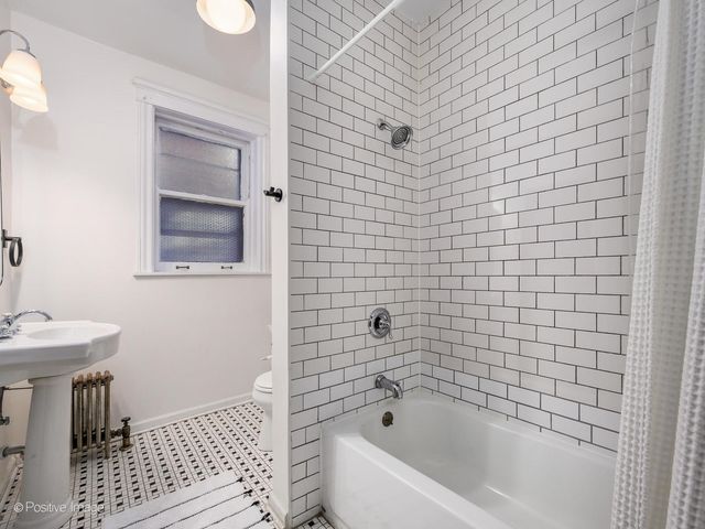 1365 E 52nd Street 1E, Chicago, IL 60615