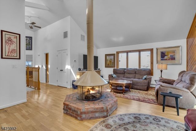 66 Salmon Rd, Roxbury Twp., NJ 07850