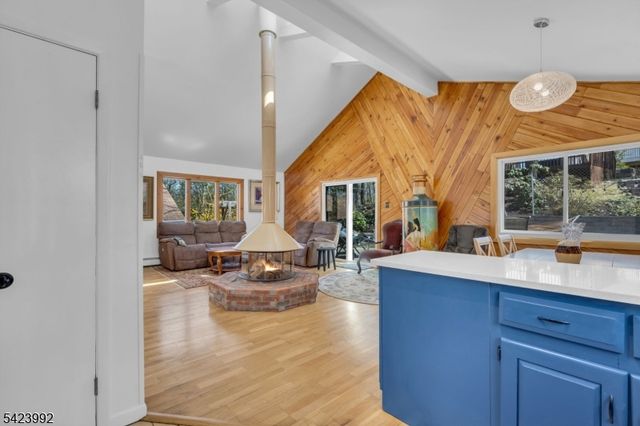 66 Salmon Rd, Roxbury Twp., NJ 07850