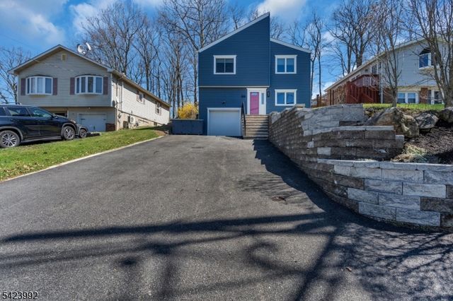 66 Salmon Rd, Roxbury Twp., NJ 07850