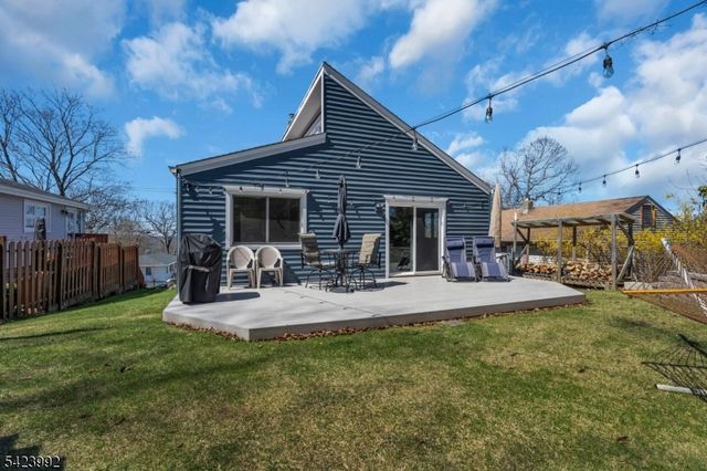 66 Salmon Rd, Roxbury Twp., NJ 07850