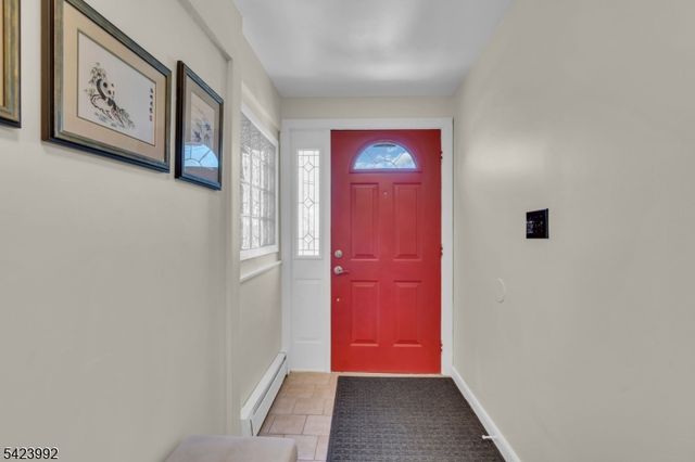 66 Salmon Rd, Roxbury Twp., NJ 07850