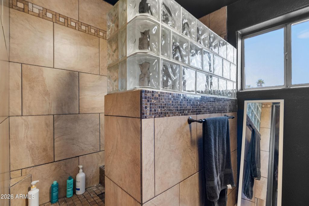 Image 17 of property listing at 15650 N 19TH Avenue 1194, Phoenix, AZ 85023
