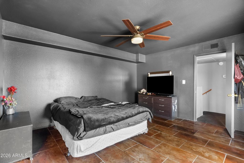 Image 18 of property listing at 15650 N 19TH Avenue 1194, Phoenix, AZ 85023