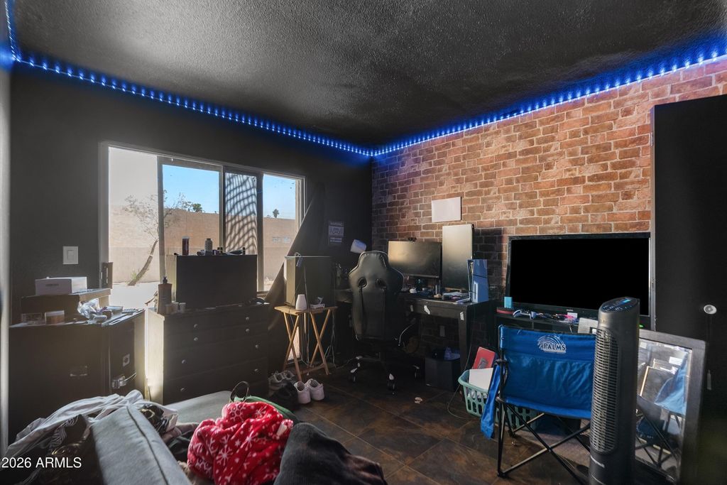 Image 3 of property listing at 15650 N 19TH Avenue 1194, Phoenix, AZ 85023