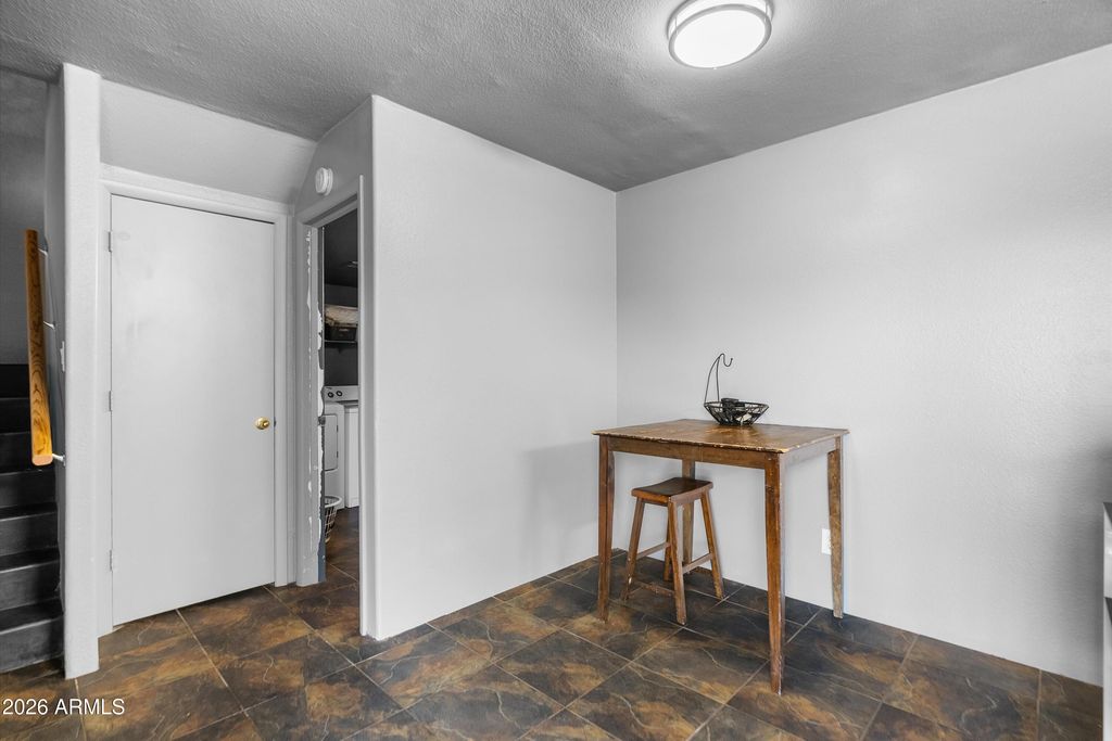 Image 8 of property listing at 15650 N 19TH Avenue 1194, Phoenix, AZ 85023