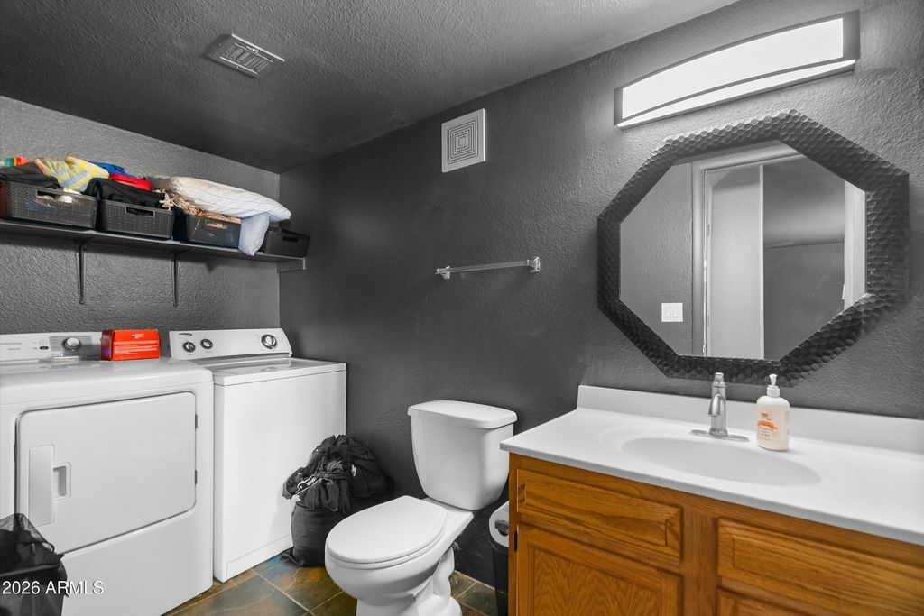 Image 9 of property listing at 15650 N 19TH Avenue 1194, Phoenix, AZ 85023