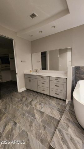 8 BILTMORE Estate 325, Phoenix, AZ 85016