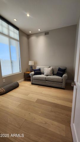 8 BILTMORE Estate 325, Phoenix, AZ 85016