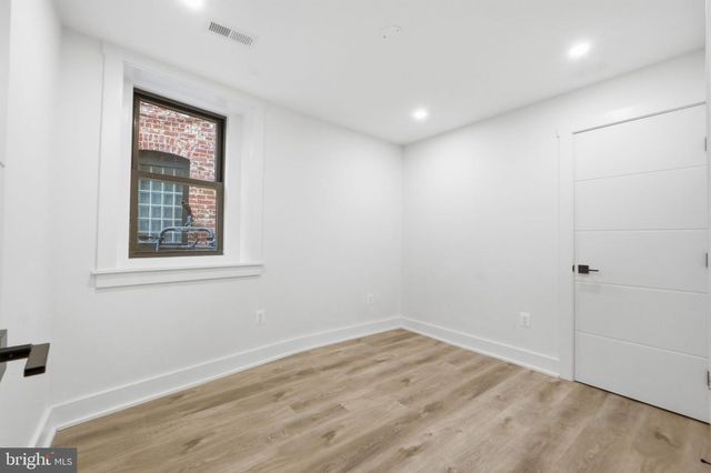 1933 CALVERT ST NW, Washington, DC 20009