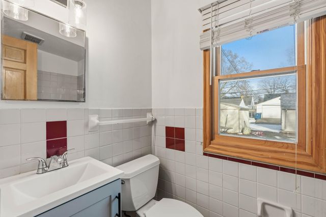 3808 Vera Cruz Avenue N, Robbinsdale, MN 55422